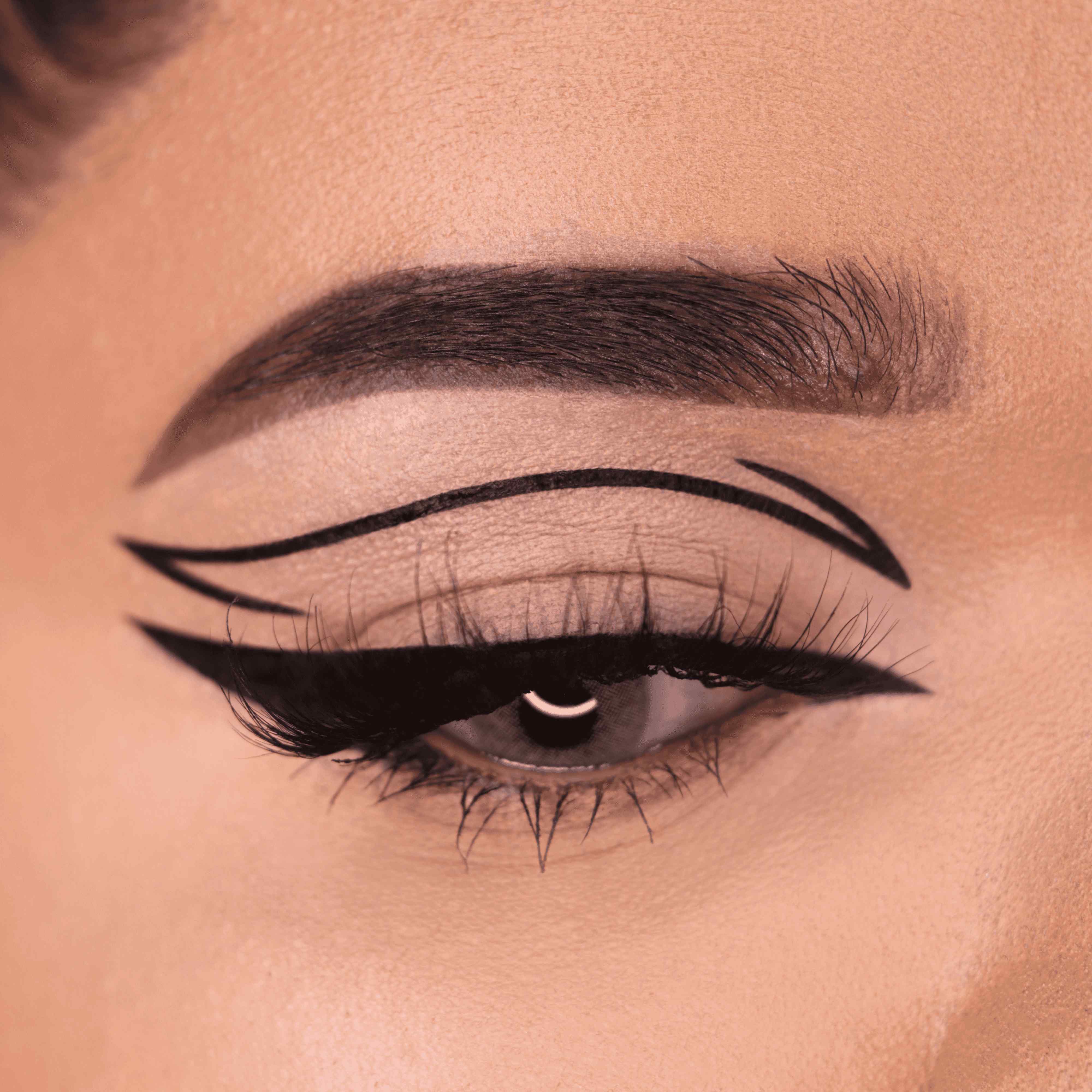 Close-up of Liquid Adhesive Eyeliner - BLACK applicator tip