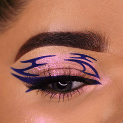 Close-up of Liquid Adhesive Eyeliner - NAVY BLUE applicator tip