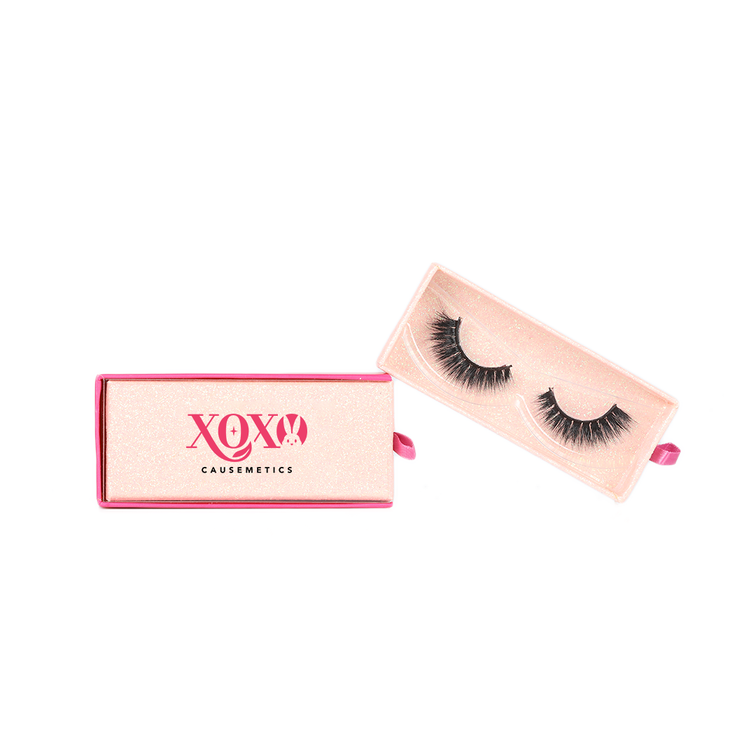 Vava Vooomm Lashes with pre-installed lash glue for quick application